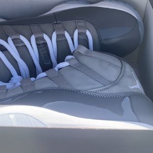 11s Jordan grey